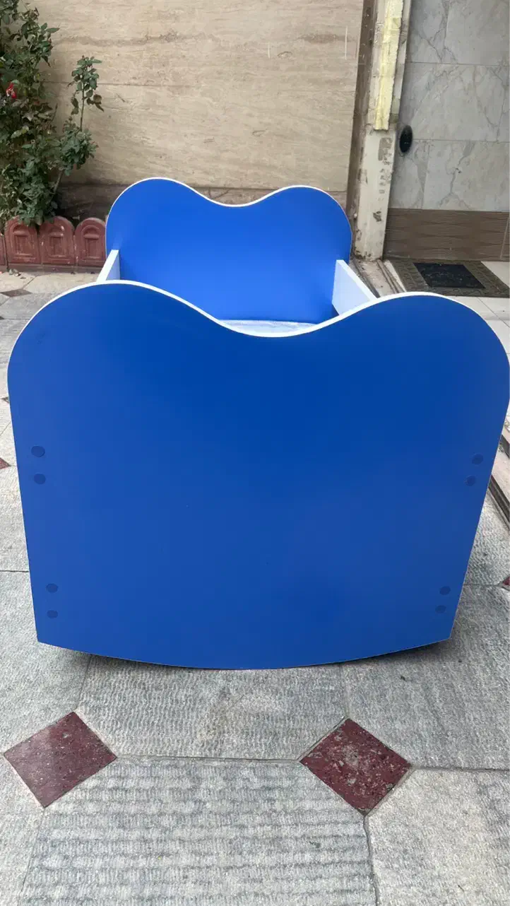 تخت نوزادی|تخت و صندلی بچه|تبریز, |دیوار