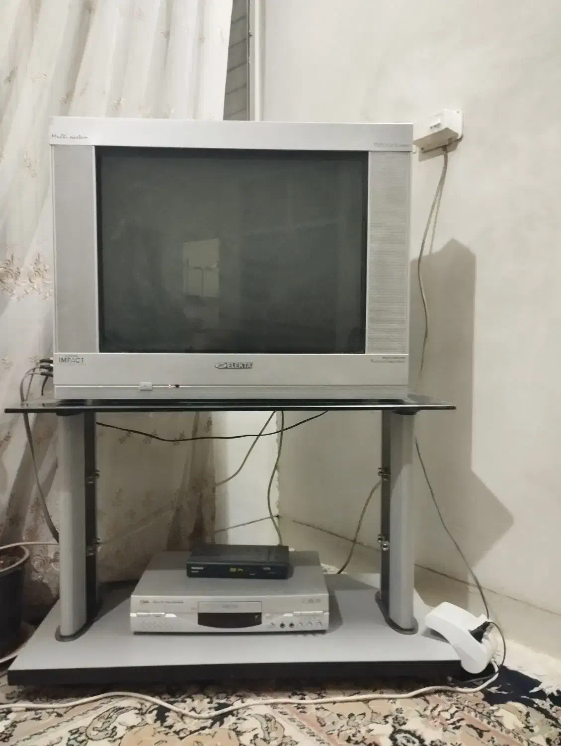 میز همراه تلویزیون۲۹ اینچ ELEKTA اماراتی|تلویزیون و پروژکتور|قم, شهدا|دیوار