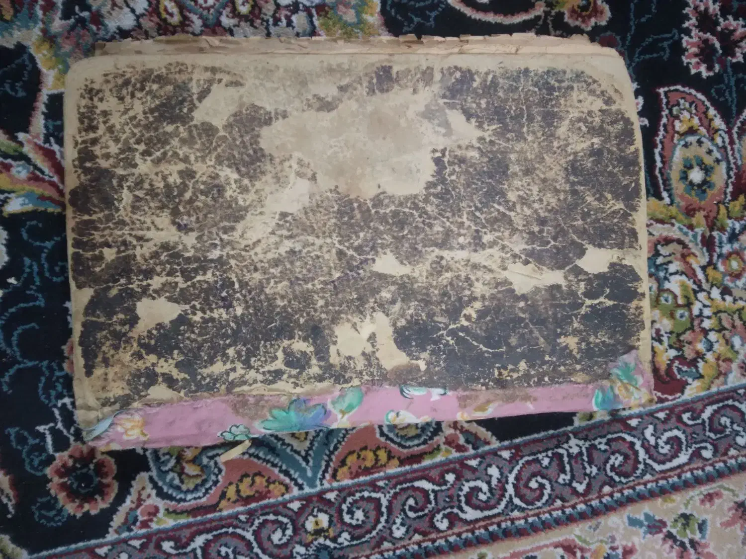 کتاب قدیمی|کلکسیون اشیاء عتیقه|بروجرد, |دیوار