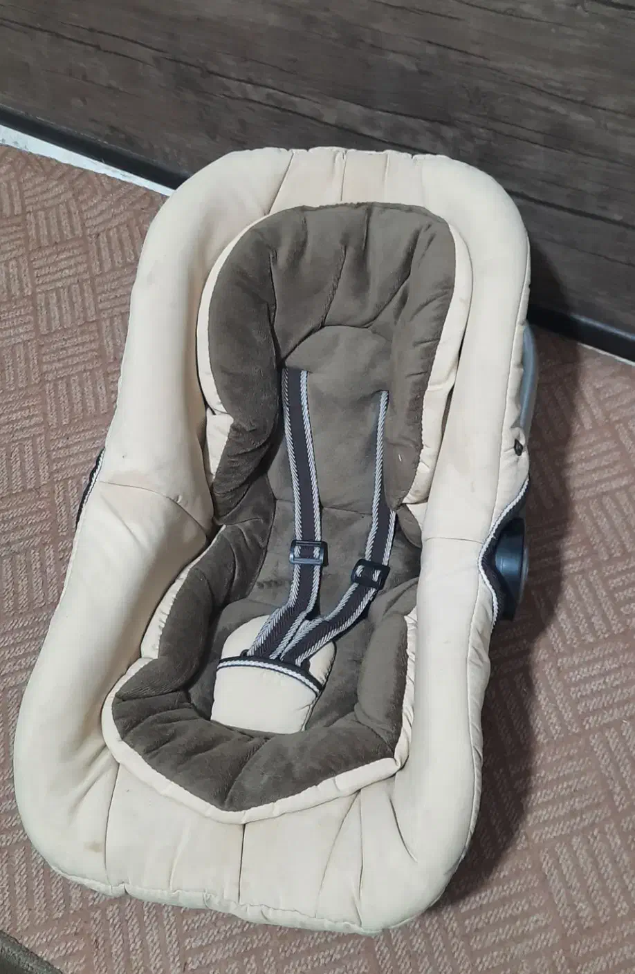 کریر|کالسکه و لوازم جانبی|دوگنبدان, |دیوار