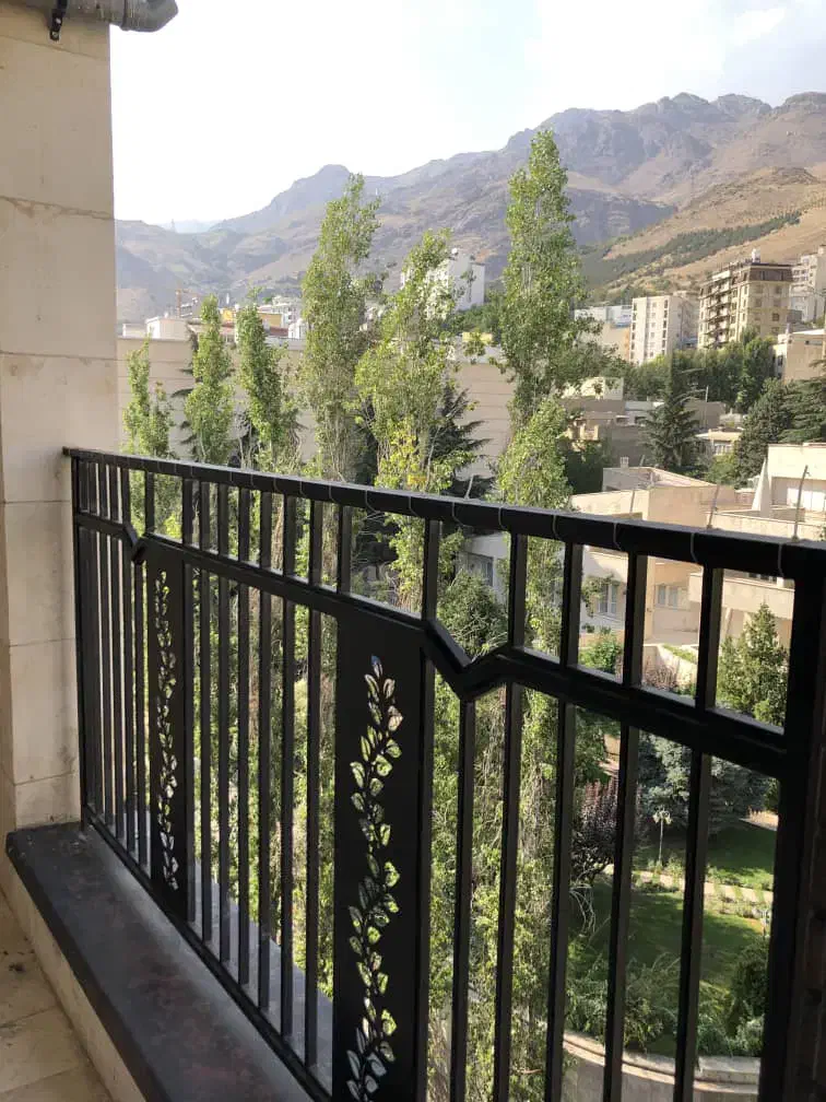 ۱۴۰متر هر۲خواب مستر خیابان دربار(شمال کاخ)