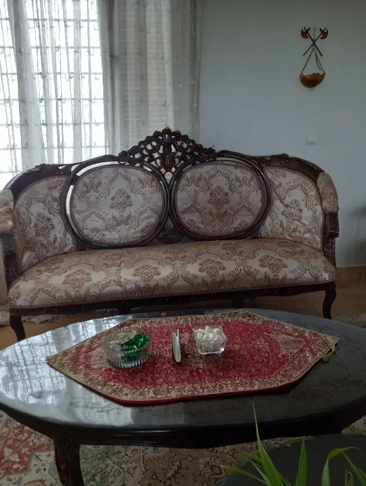 مبل سلطنتی مدل فرحی با میز نهار خوری|مبلمان خانگی و میز عسلی|کرج, فاز ۱ مهرشهر|دیوار