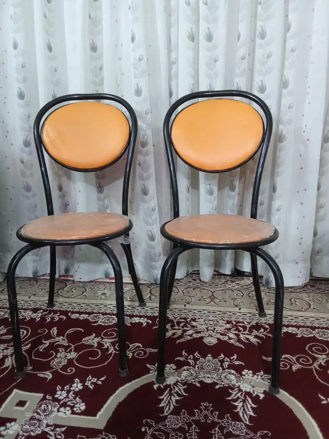 صندلی فلزی|صندلی و نیمکت|نیشابور, میدان حافظ|دیوار