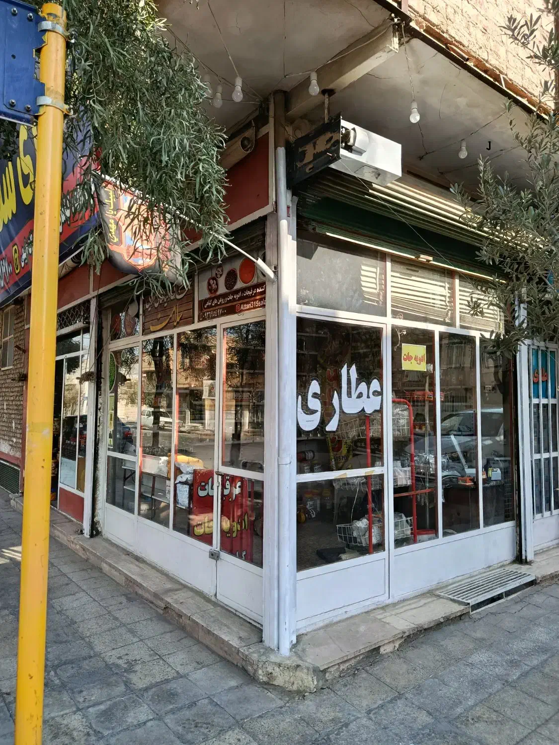 مغازه دو نبش جای پرتردد|اجارهٔ مغازه و غرفه|قم, نخودی|دیوار