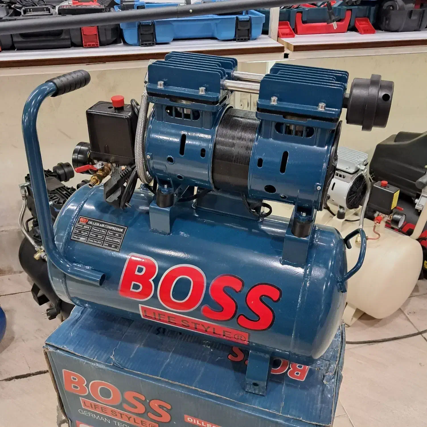 پمپ باد ۳۰ لیتری موتور بزرگ باس boss|ابزارآلات|اصفهان, جاوان|دیوار