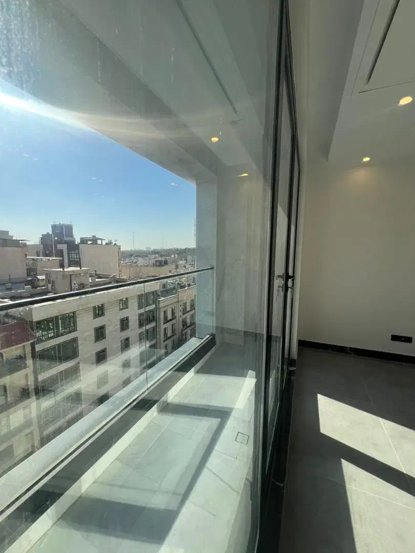 ۲۰۰      /      مـدرن     /  کلیدنخورده