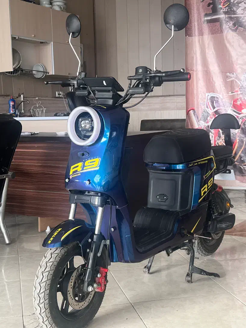 موتور شارژی winlee R9|موتورسیکلت|تهران, فلسطین (میدان انقلاب)|دیوار