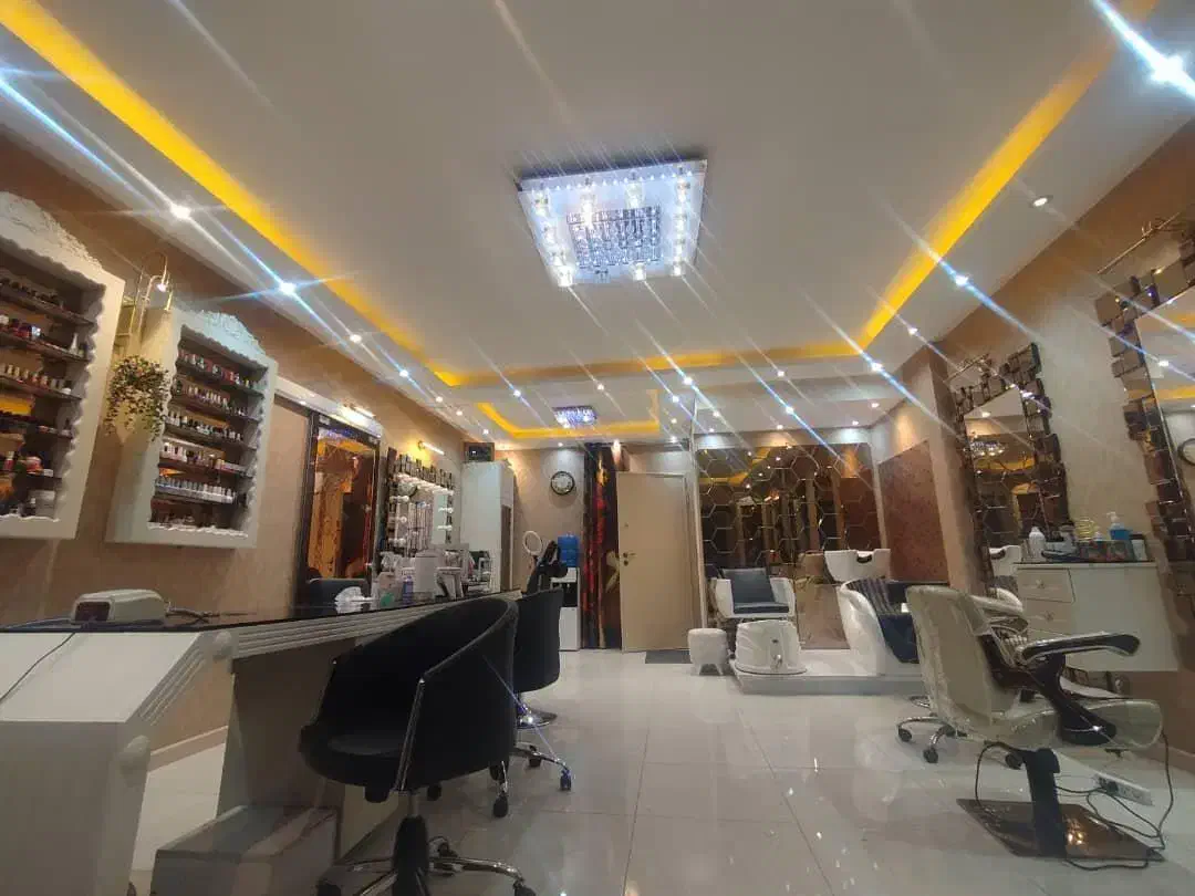 ۴۰ متر اداری /تاپ لوکیشن زعفرانیه/۱۲ متر تابلو خور|اجارهٔ دفتر کار، اتاق اداری، مطب|تهران, زعفرانیه|دیوار