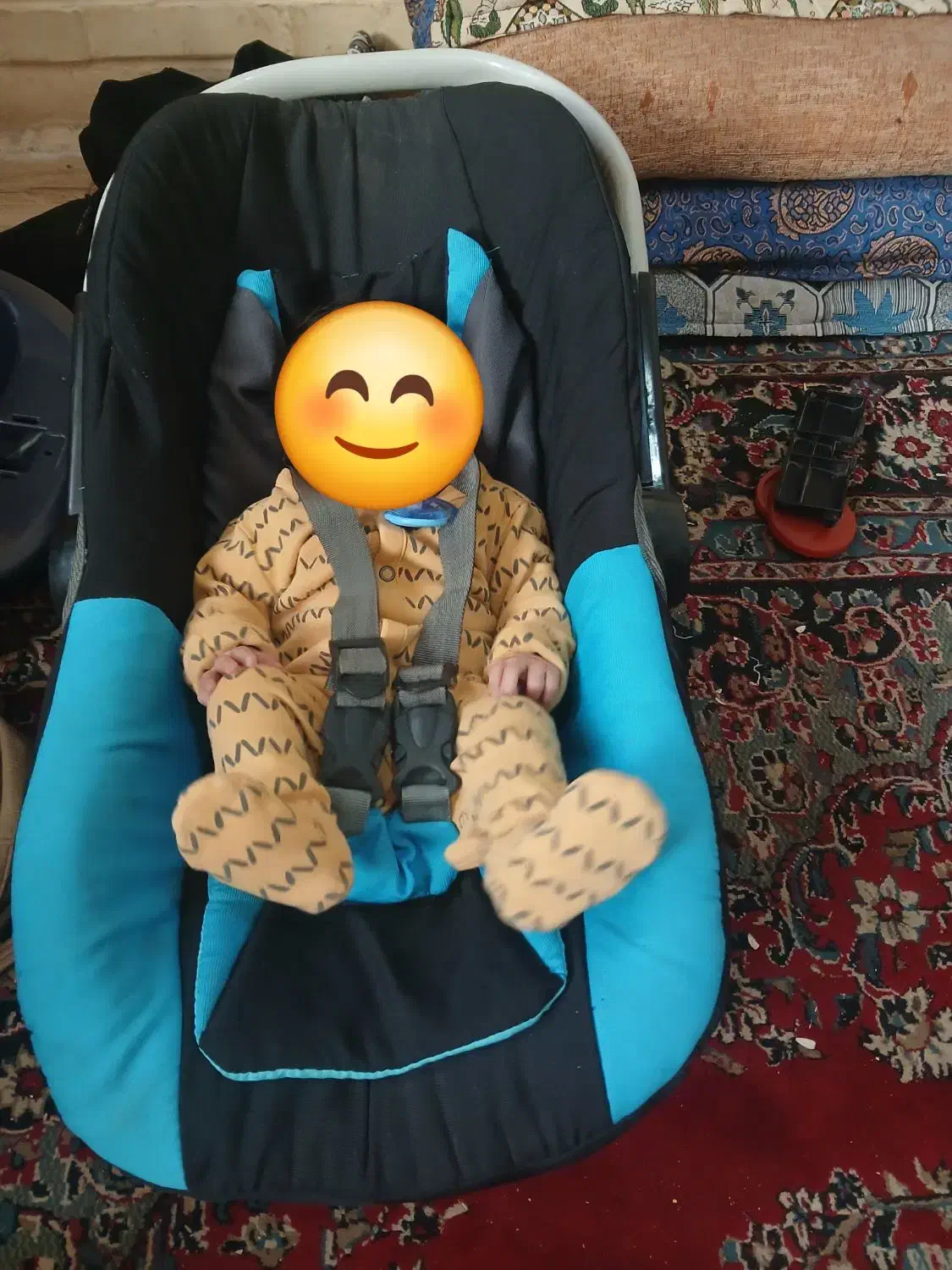 کریر درحدنو|تخت و صندلی بچه|تربت جام, شهرک معلم|دیوار