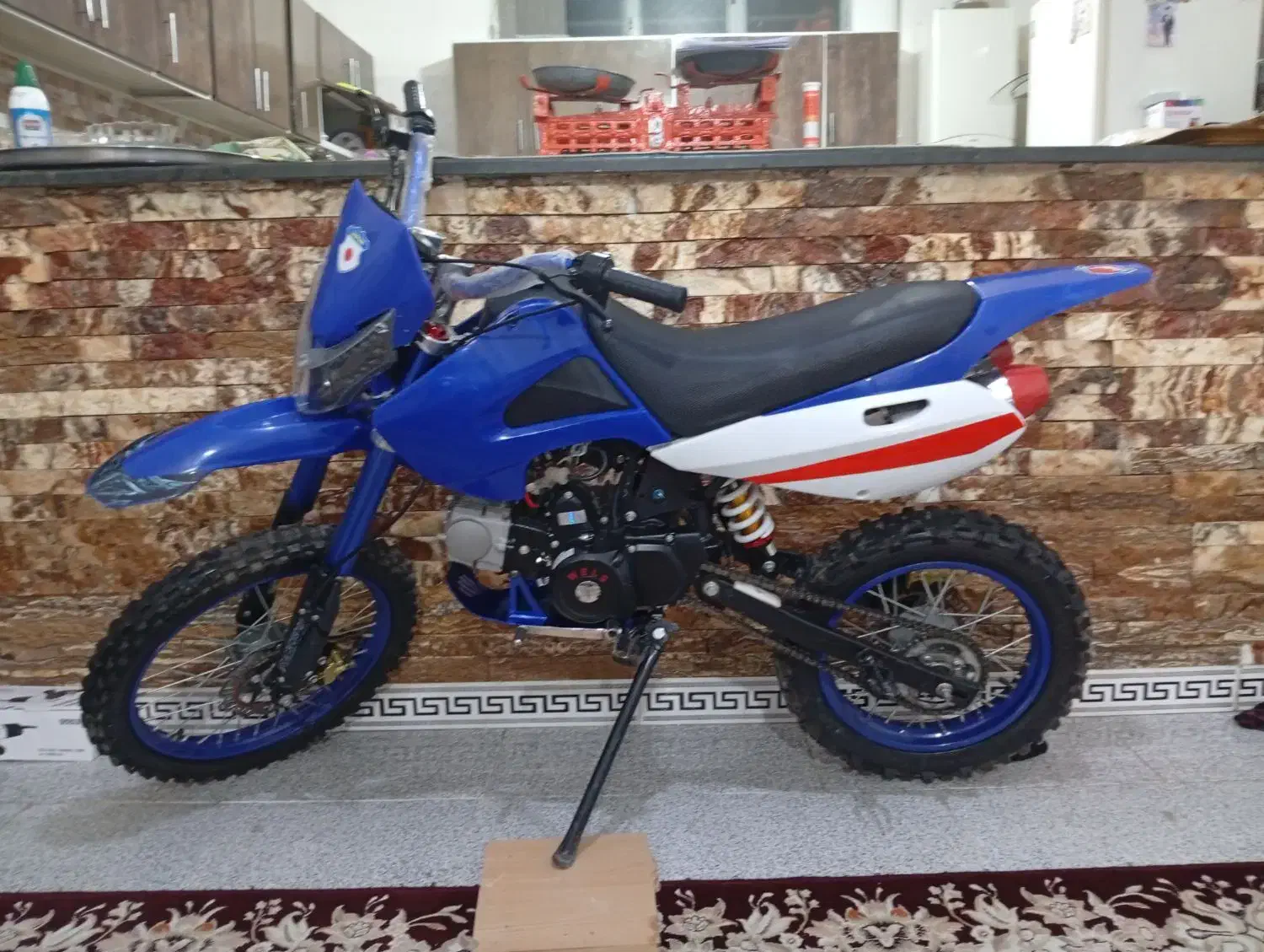 کراس۱۲۵ آبی خشک|موتورسیکلت|کبودرآهنگ, |دیوار