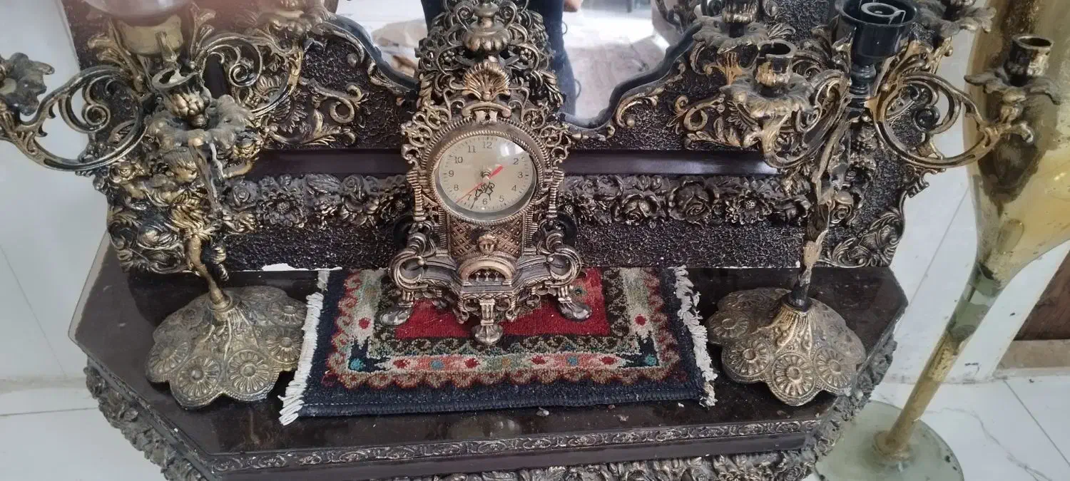 اینه وشمعدان|آینه|بندر انزلی, ساحل قو|دیوار