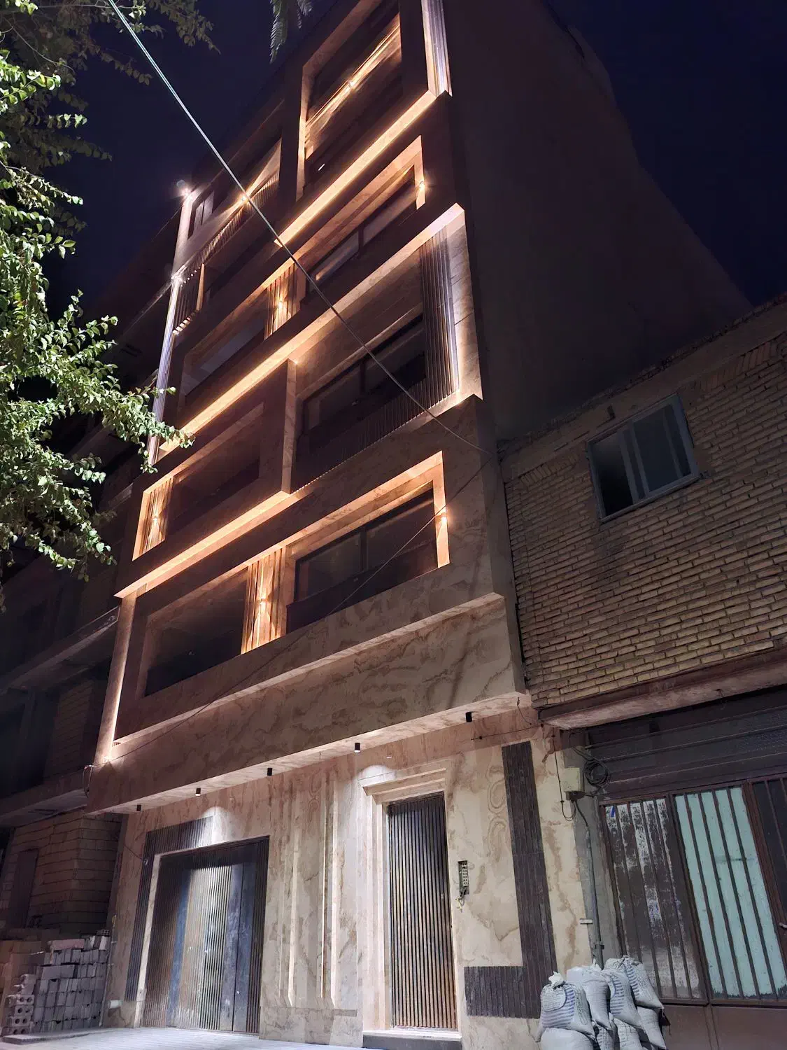 خدمات تخصصی برق ساختمان برقکار برق کاری|خدمات پیشه و مهارت|خمینی‌شهر, |دیوار