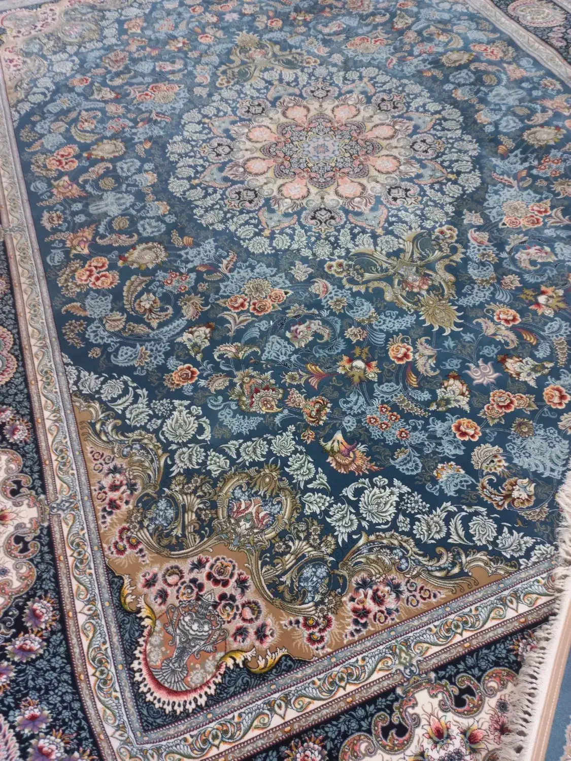 فرش کارکرده ۱۲متری جفت|فرش|بندرعباس, |دیوار