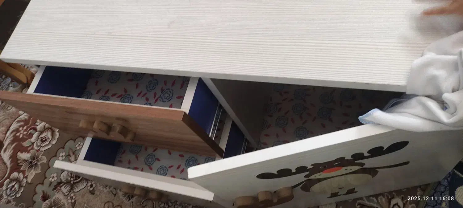 کمد کوچک.نقلی|جاکفشی، کمد، دراور|نیشابور, بنیاد شهید|دیوار