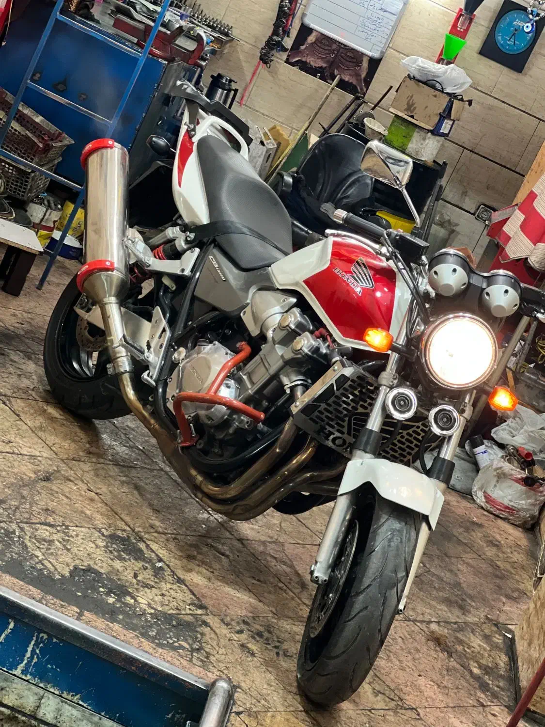 cb1300|موتورسیکلت|اندیشه, اندیشه فاز ۱|دیوار