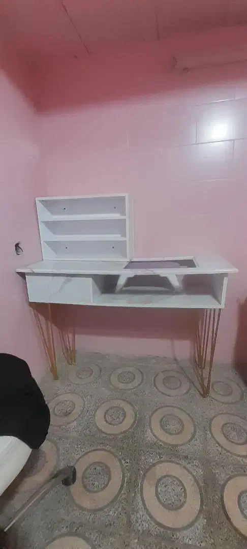 وسایل سالن زیبایی|آرایشگاه و سالن‌های زیبایی|اندیمشک, |دیوار