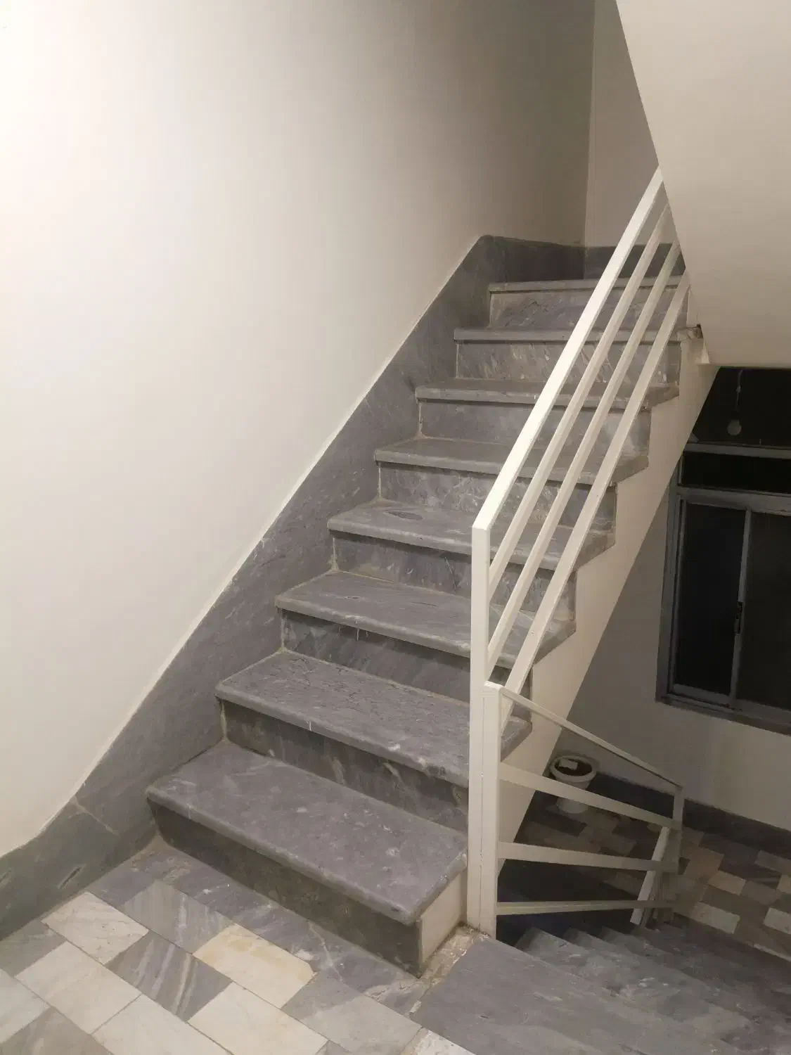 آپارتمان ۷۵ متری تخلیه اجاره فقط به زوج