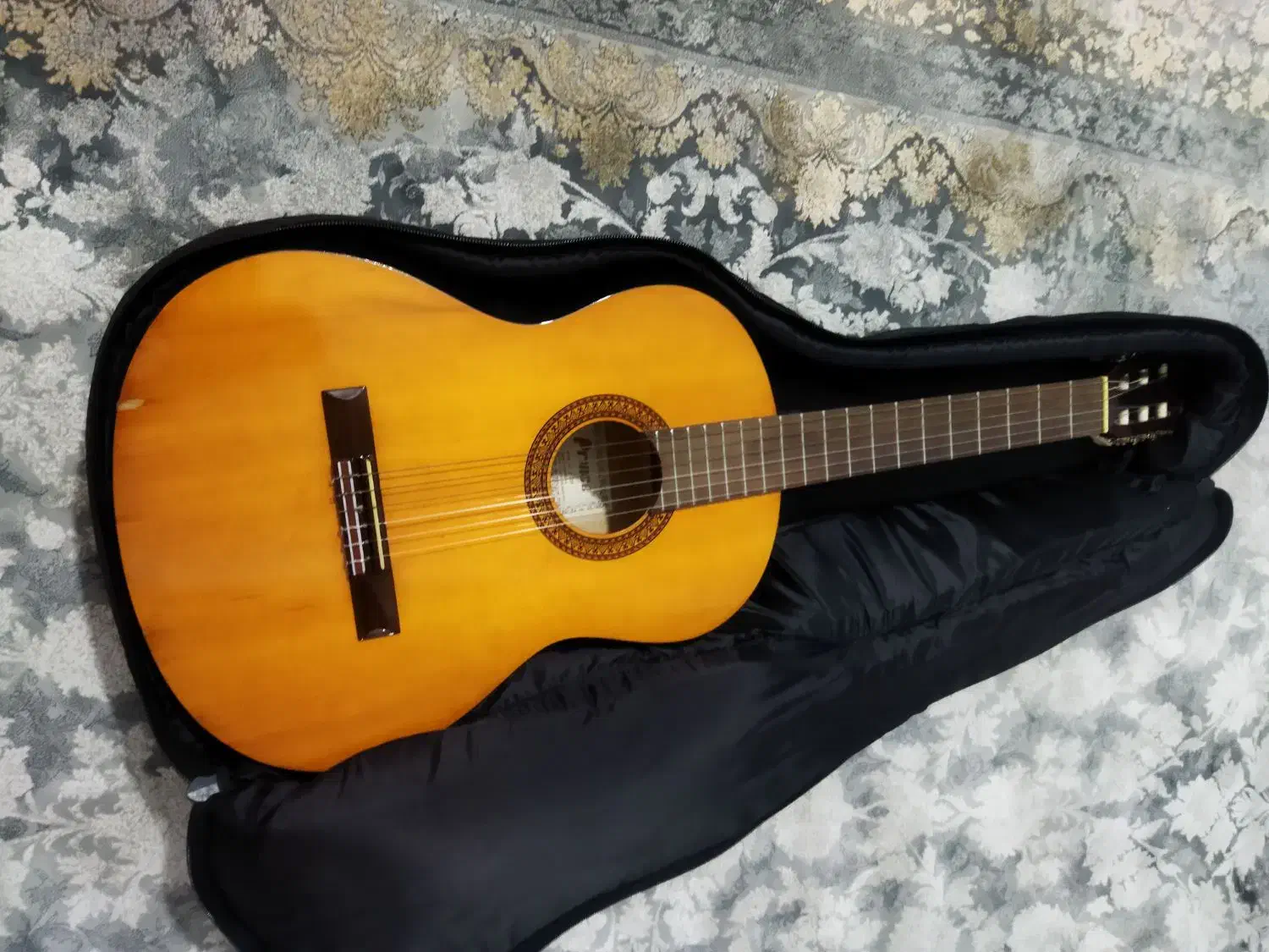 گیتار|گیتار، بیس، امپلیفایر|پرند, فاز ۴|دیوار