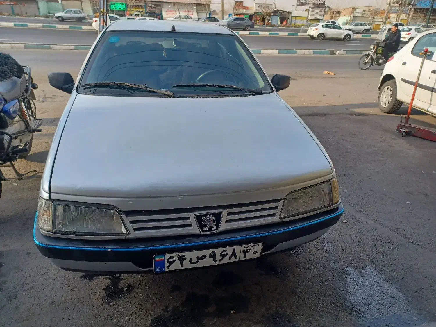 پژو ۴۰۵ نقره ایی مدل ۸۷ سالم|خودرو سواری و وانت|تهران, شهرک شریفی|دیوار