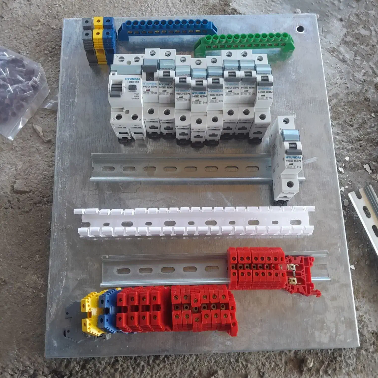 برقکار  سیم کشی|خدمات پیشه و مهارت|چابهار, |دیوار