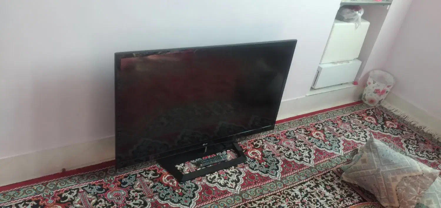 تلویزیون LED سالم ۴۲ اینج|تلویزیون و پروژکتور|زنجان, |دیوار