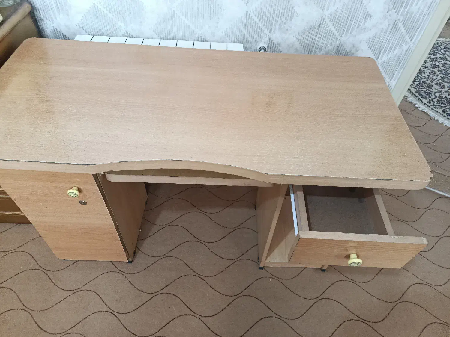 میز تحریر و کامپیوتر|میز تحریر و کامپیوتر|ورامین, شهرک فجر|دیوار