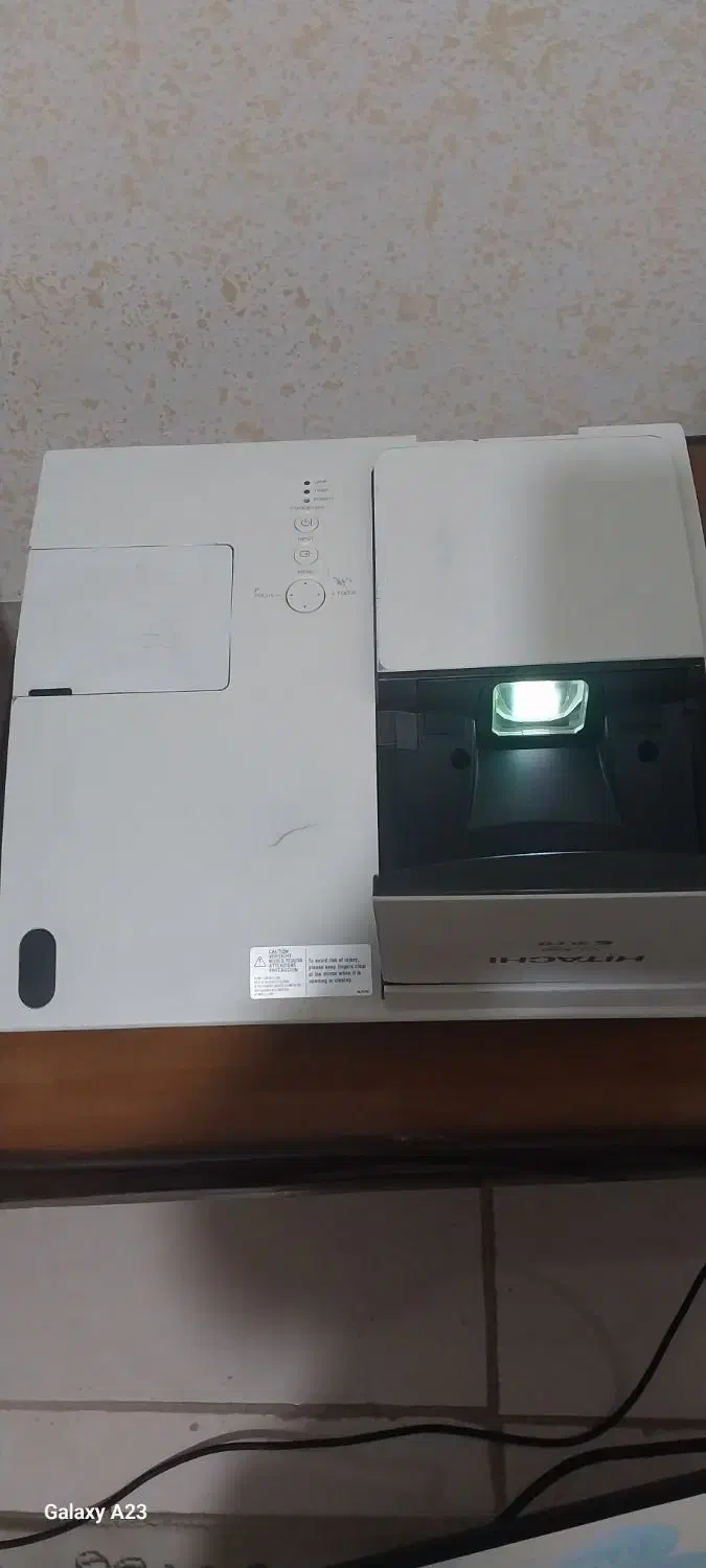 ویدیو پروژکتور|تلویزیون و پروژکتور|پرند, فاز ۴|دیوار