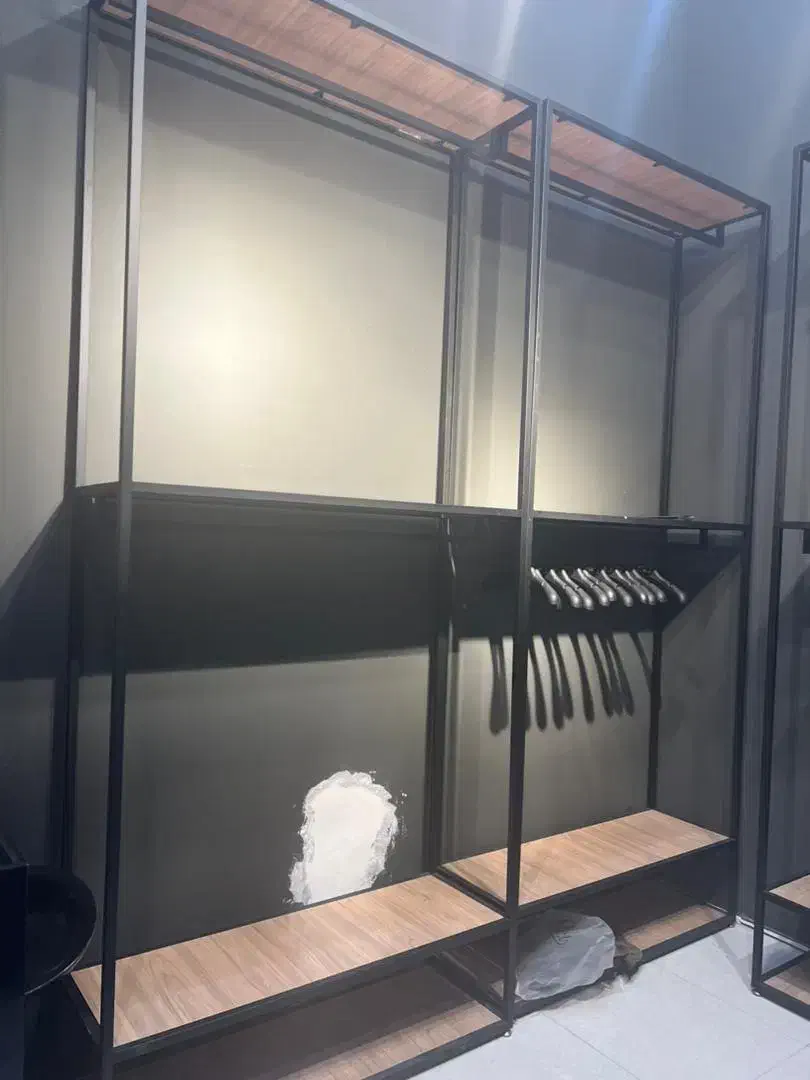 رگال چوب لباسی مانکن|جاکفشی، کمد، دراور|مشهد, سجاد شهر|دیوار