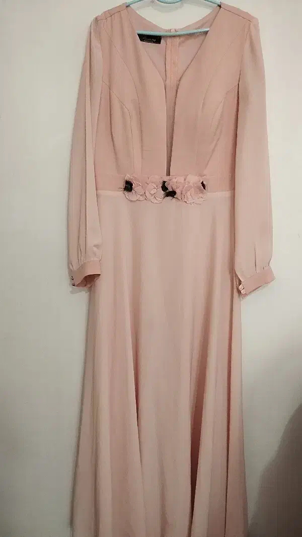 مانتو و پیرهن مجلسی|لباس|پیشوا, |دیوار