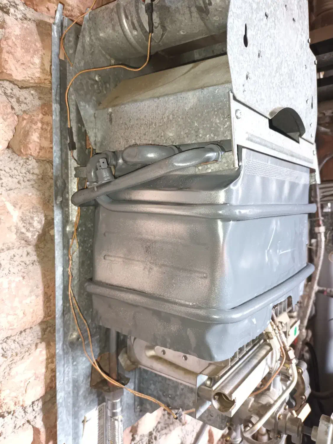 آبگرمکن دیواری بوتان|آبگرمکن، پکیج، شوفاژ|گرگان, |دیوار