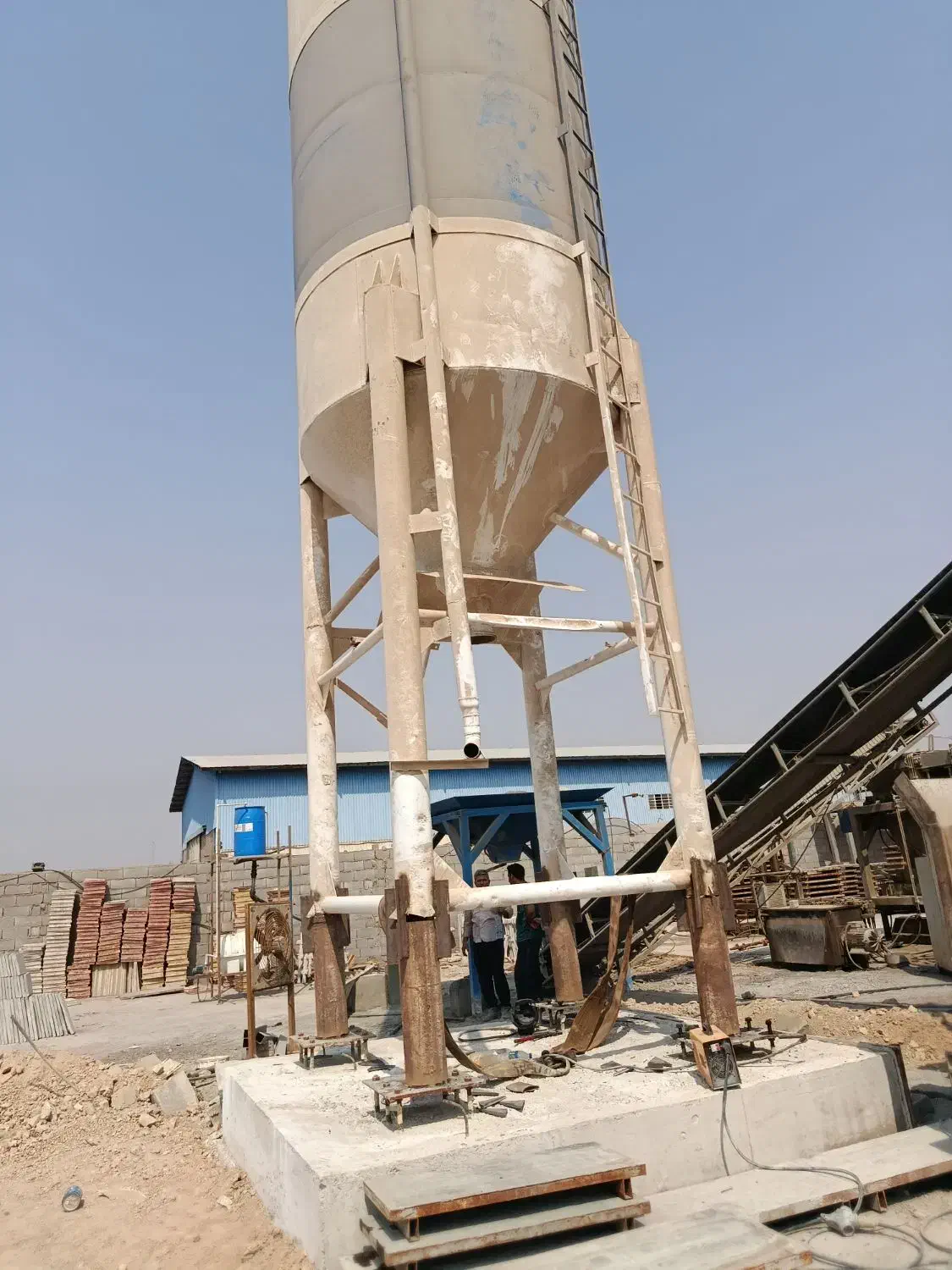 جوشکاری در پنجره تعمیر|خدمات پیشه و مهارت|اهواز, معین زاده|دیوار