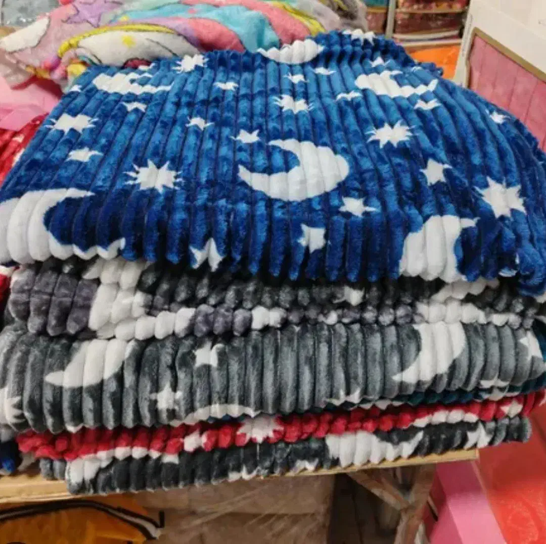 پتووهای مسافرتی وارداتی|رختخواب، بالش، پتو|اهواز, نادری|دیوار