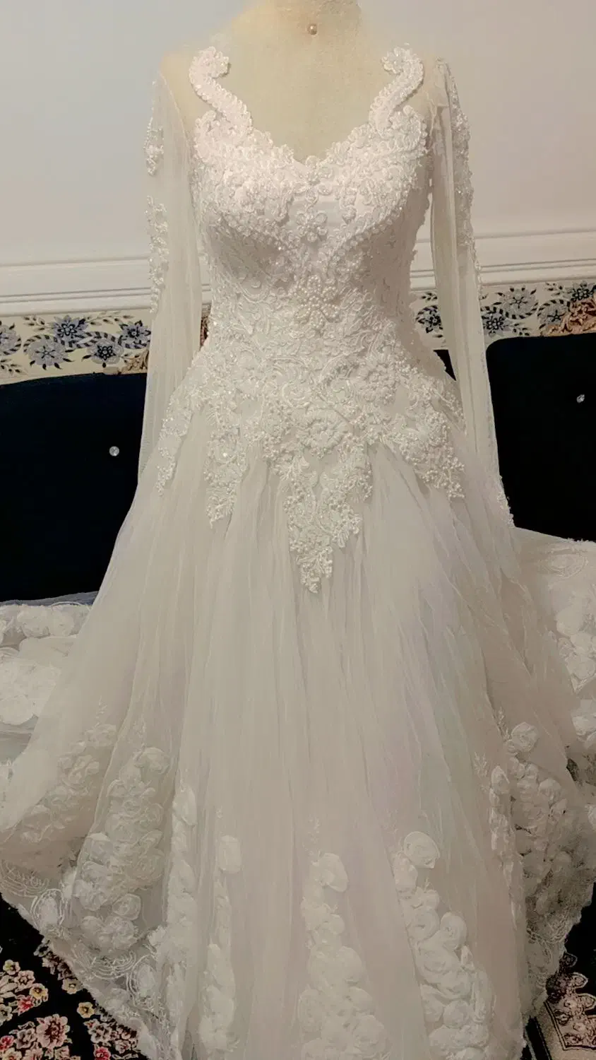 لباس عروس|لباس|دلگان, |دیوار