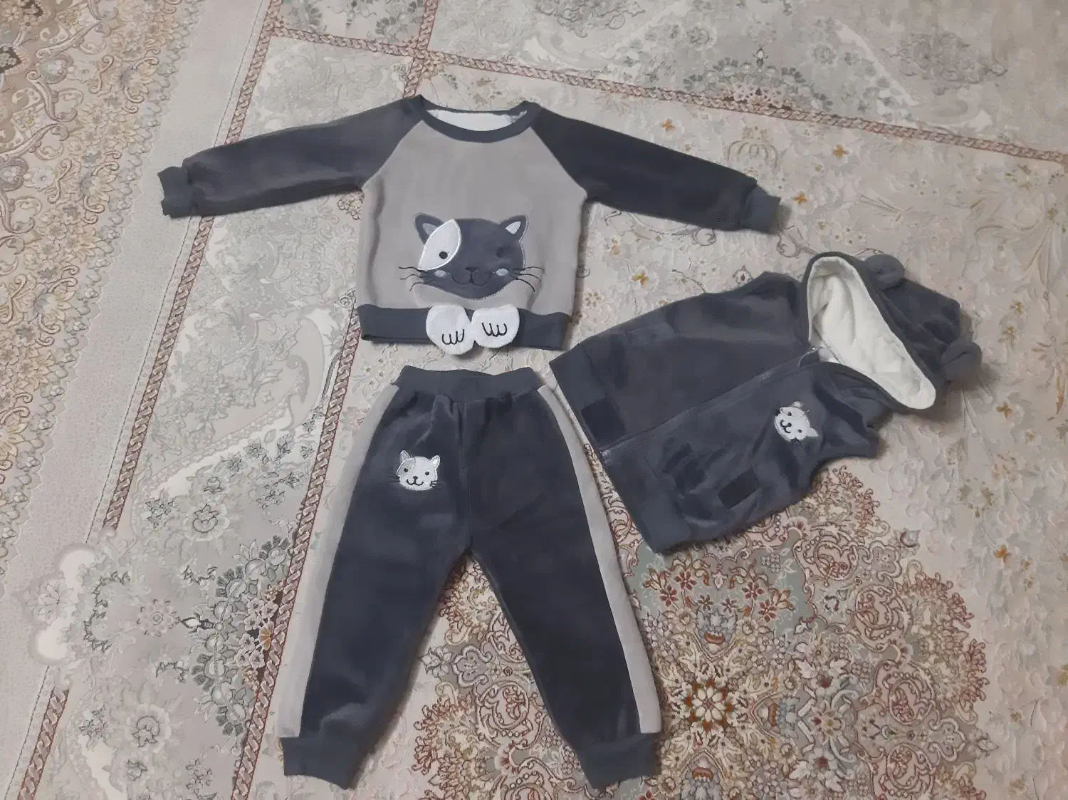 ست اسپرت مخمل ۳ تیکه|کفش و لباس بچه|نسیم‌شهر, |دیوار