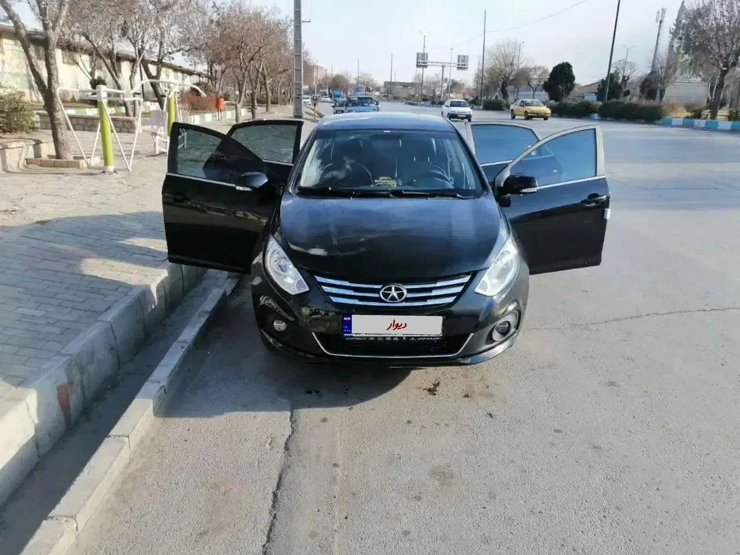 فروش جک J4 مشکی خوش رخ|خودرو سواری و وانت|قم, زنبیل آباد|دیوار