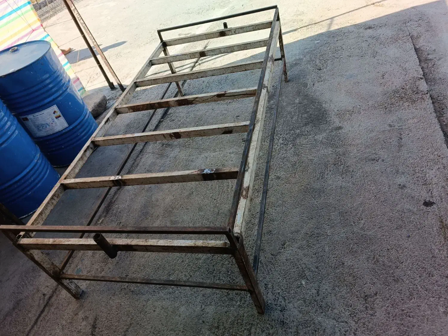 تخت آهنی|تخت و سرویس خواب|الشتر, |دیوار