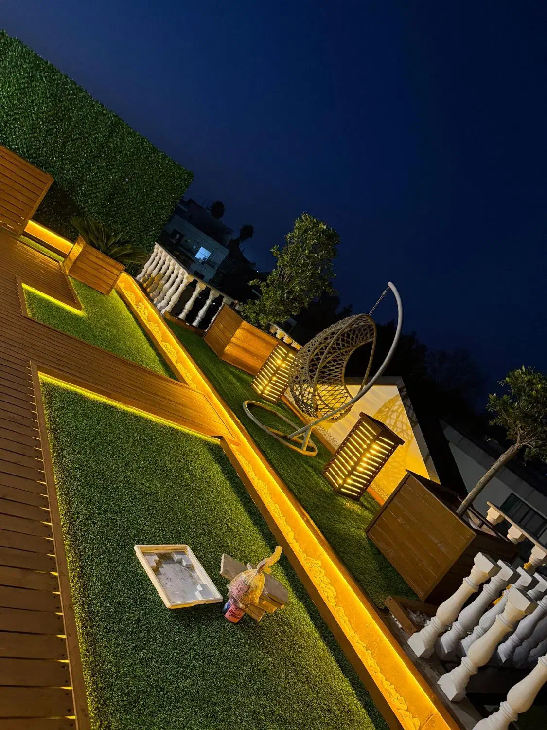 طراحی و اجرا روف گاردن فضای سبز دل نشین|خدمات پیشه و مهارت|چالوس, |دیوار