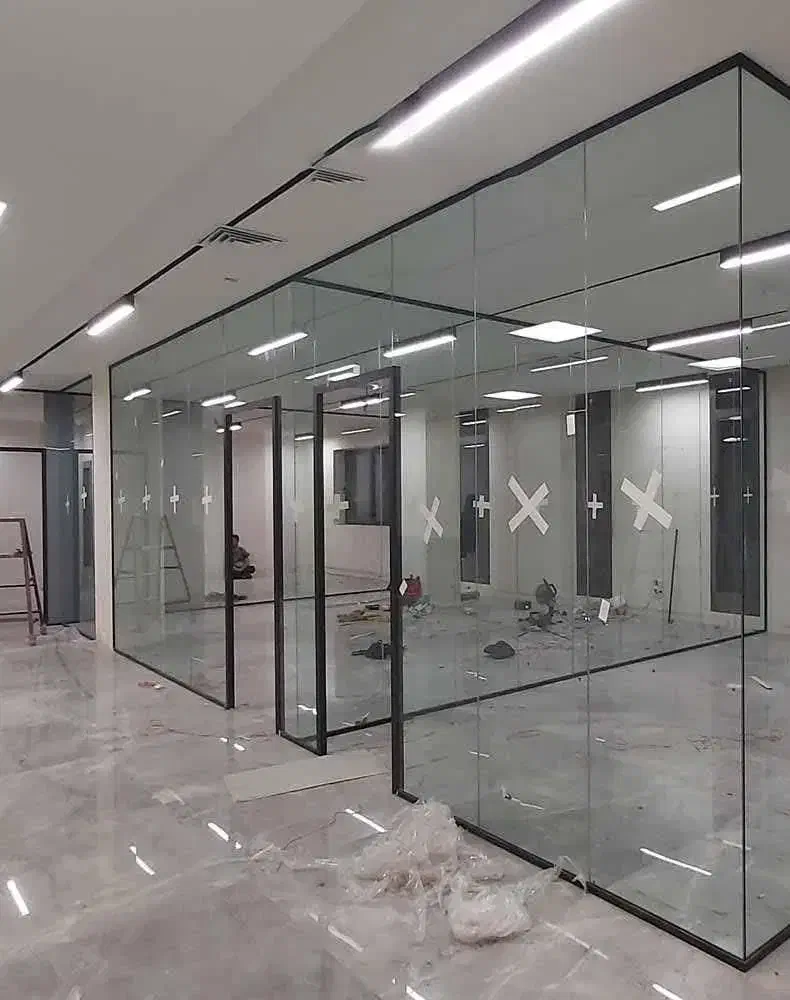 طراحی و اجرای شیشه سکوریت وسازه های شیشه ای|خدمات پیشه و مهارت|نورآباد, |دیوار