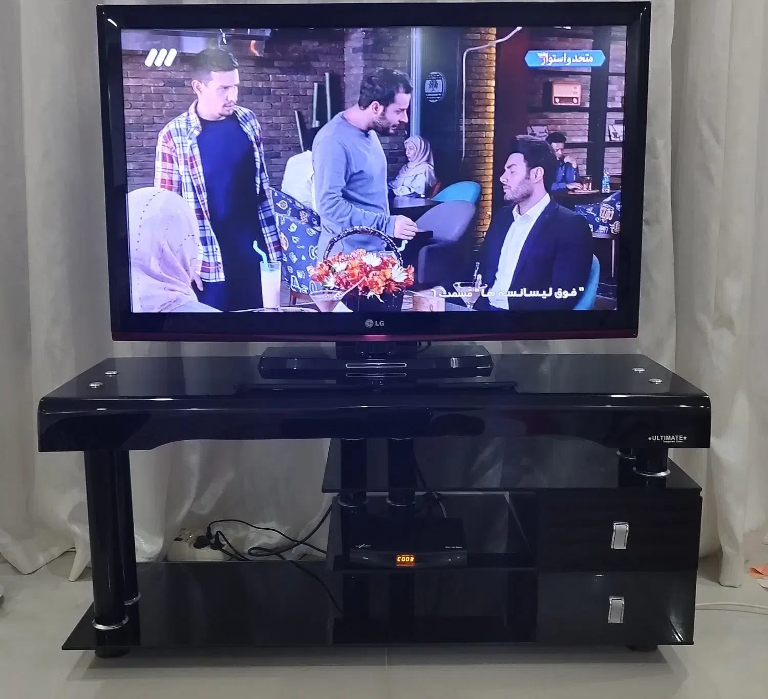 تلویزیون 42 اینچ ال جی....|تلویزیون و پروژکتور|بروجرد, |دیوار