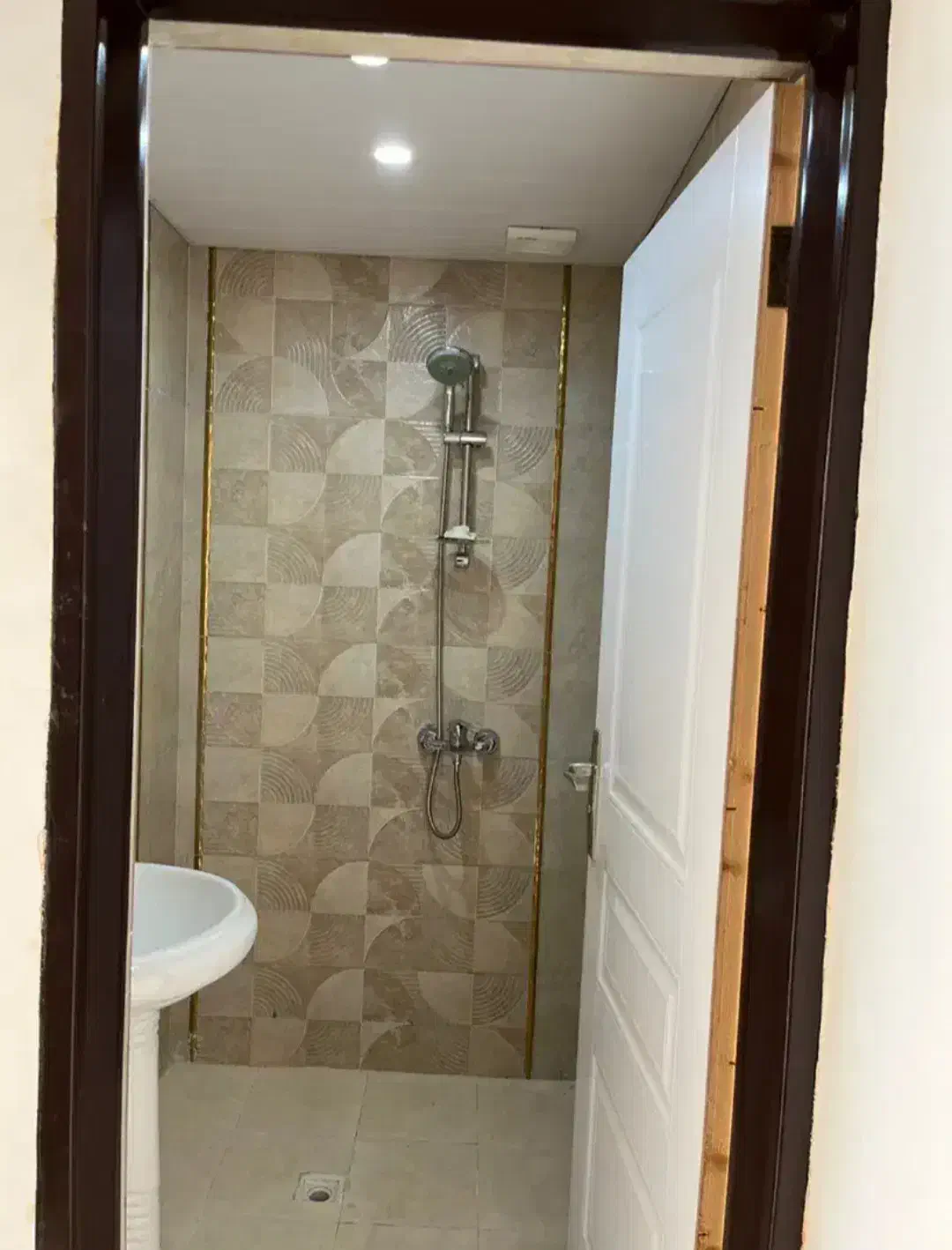 فروش فوری و زیرقیمت تک واحدی 150متری 3خواب|فروش آپارتمان|رامسر, |دیوار