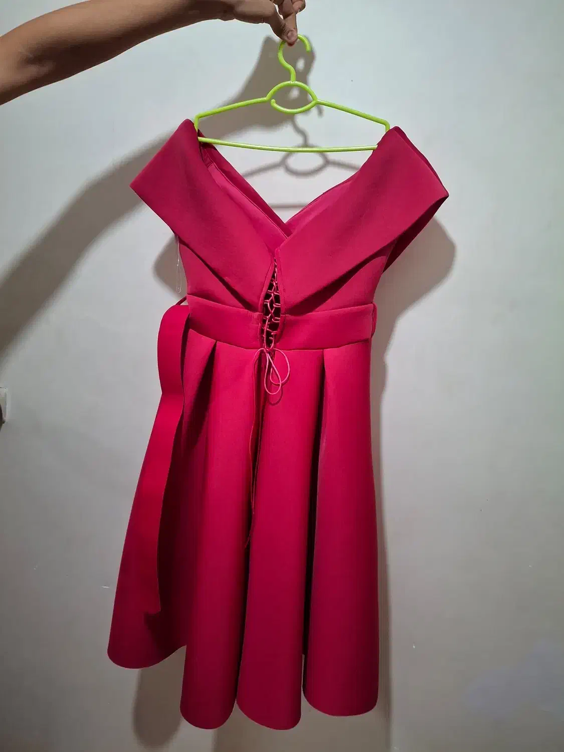 لباس مجلسی|لباس|آبیک, |دیوار