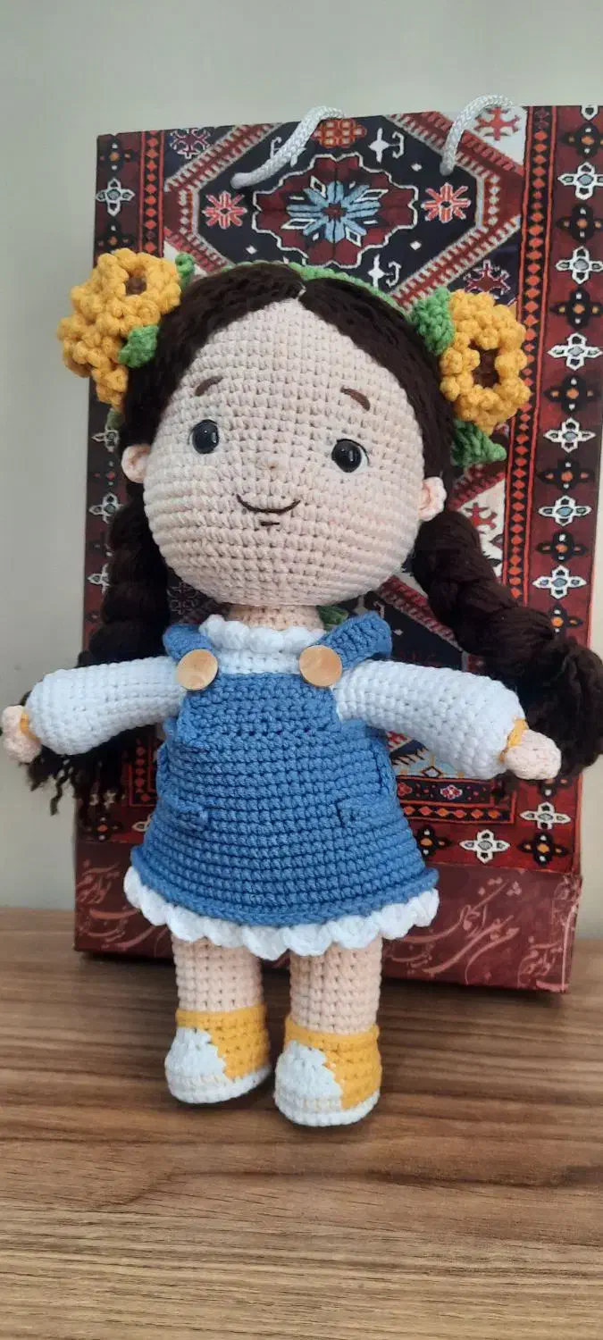 عروسک دختر دست بافت|اسباب‌بازی بچه|شیراز, ارم|دیوار