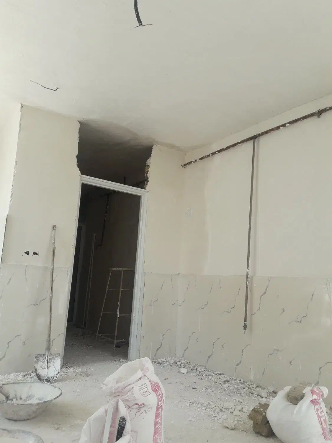 گج سفید.خورده کاری گج خاک.لکه گیری|خدمات پیشه و مهارت|بجنورد, |دیوار