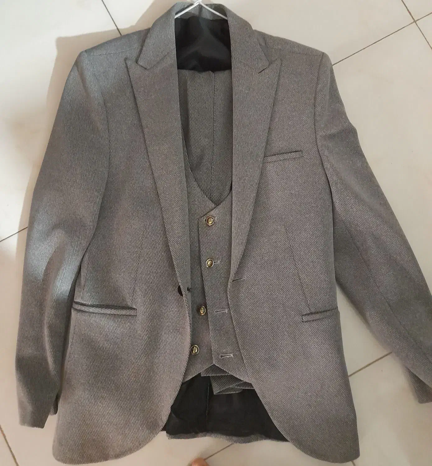 فروش فوری کت شلواروجلیقه|لباس|رشت, جهاد|دیوار