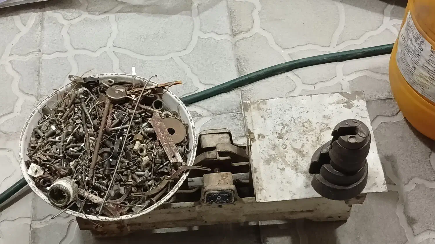 ترازوی سنگی|ابزارآلات|قرچک, زیبا شهر|دیوار