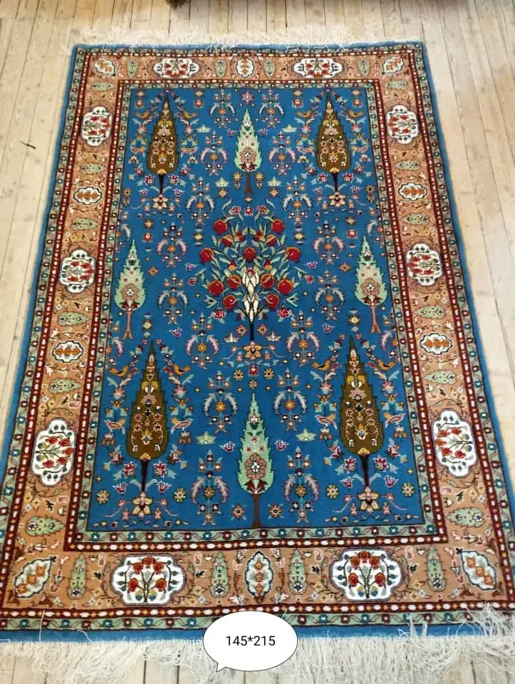 درخچه سبز نزدیک ترین به فرش دستبافت سنگین|فرش|مشهد, چهارباغ|دیوار