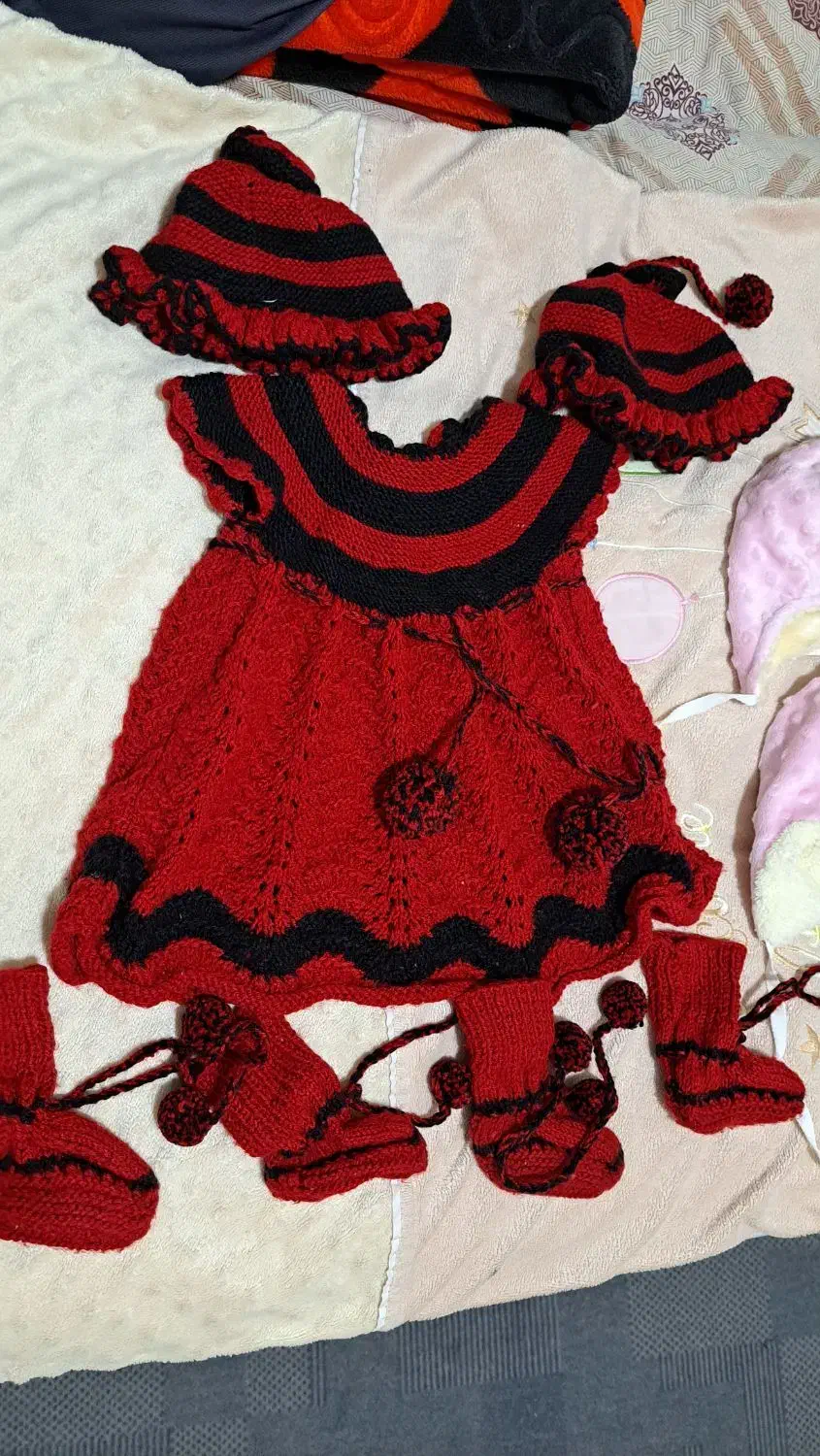 ست بافت دخترانه|کفش و لباس بچه|شیراز, میانرود|دیوار