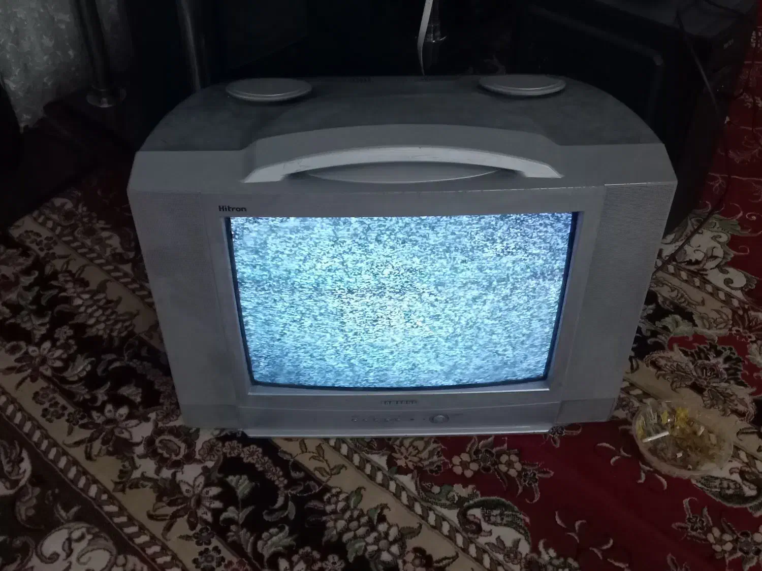 تلویزیون قدیمی رنگی|تلویزیون و پروژکتور|آران و بیدگل, |دیوار