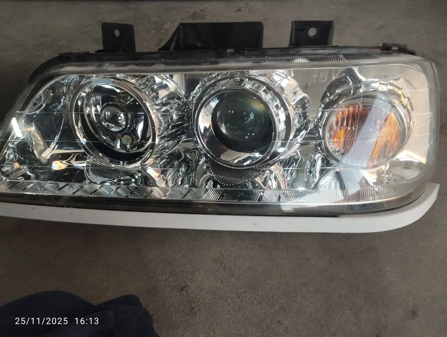 لوازم 405،چراغ عقب،روکش صندلی،سپر،و سایر وسایل|قطعات یدکی و لوازم جانبی|کاشمر, |دیوار