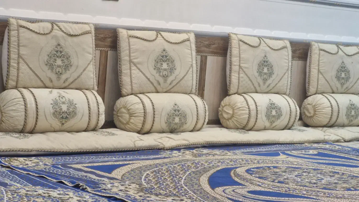 ۲۰ دونه پشتی ۱۴ لوله ۱۰ کناره|رختخواب، بالش، پتو|زابل, |دیوار